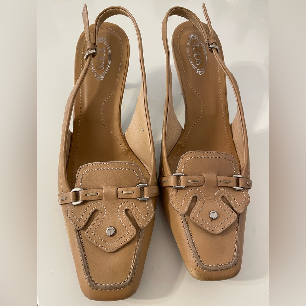 Tod’s slingback pumps